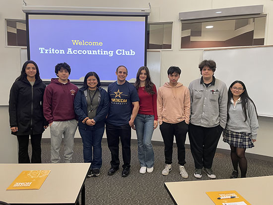 Photo of Accounting Club at Dominican University Visit