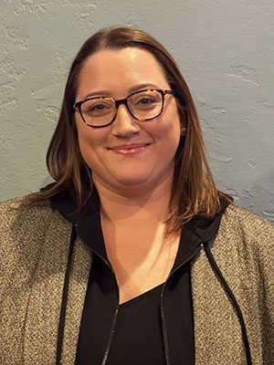 Headshot of Lauren La Puma-Gruber