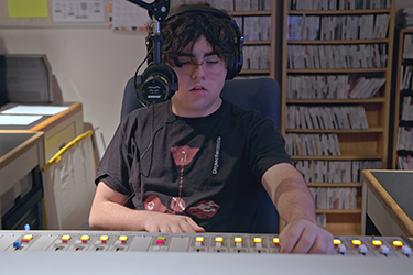 Headshot of Dean Winnick 